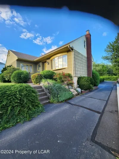 569 Pardee St, Hazleton, PA 18201